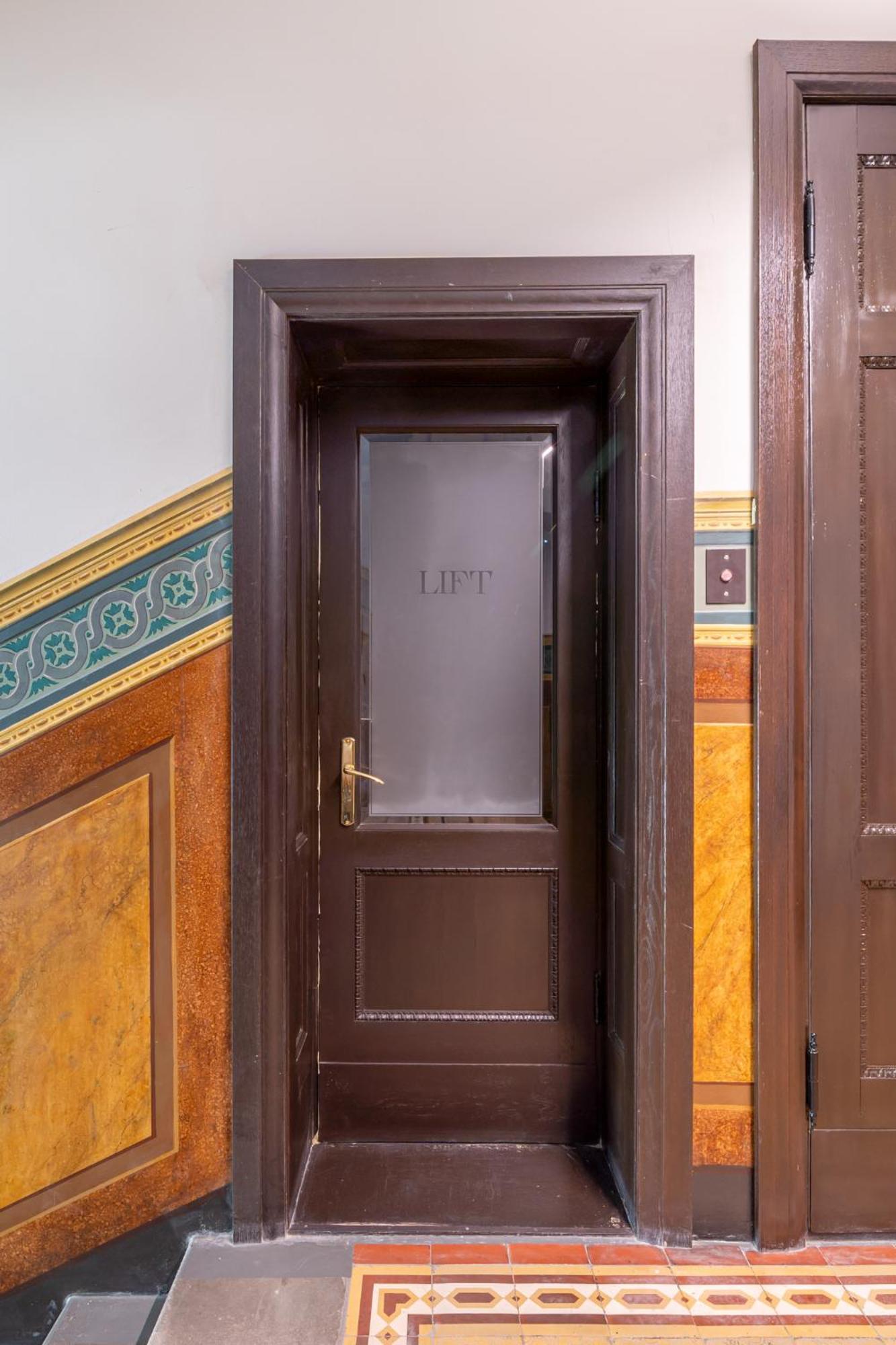 Prestigious Former Library Apartment - Perfect Location 리가 외부 사진